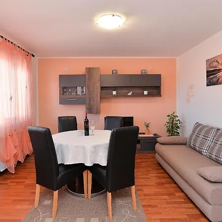 Apartment Fuer 4 Personen Ca 60 Qm In Cervar-porat, Istrien Istrische Riviera