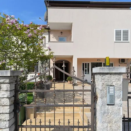 Apartment Fuer 4 Personen Ca 60 Qm In Cervar-porat, Istrien Istrische Riviera Porec