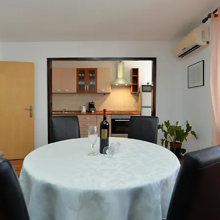 Apartment Fuer 4 Personen Ca 60 Qm In Cervar-porat, Istrien Istrische Riviera Porec
